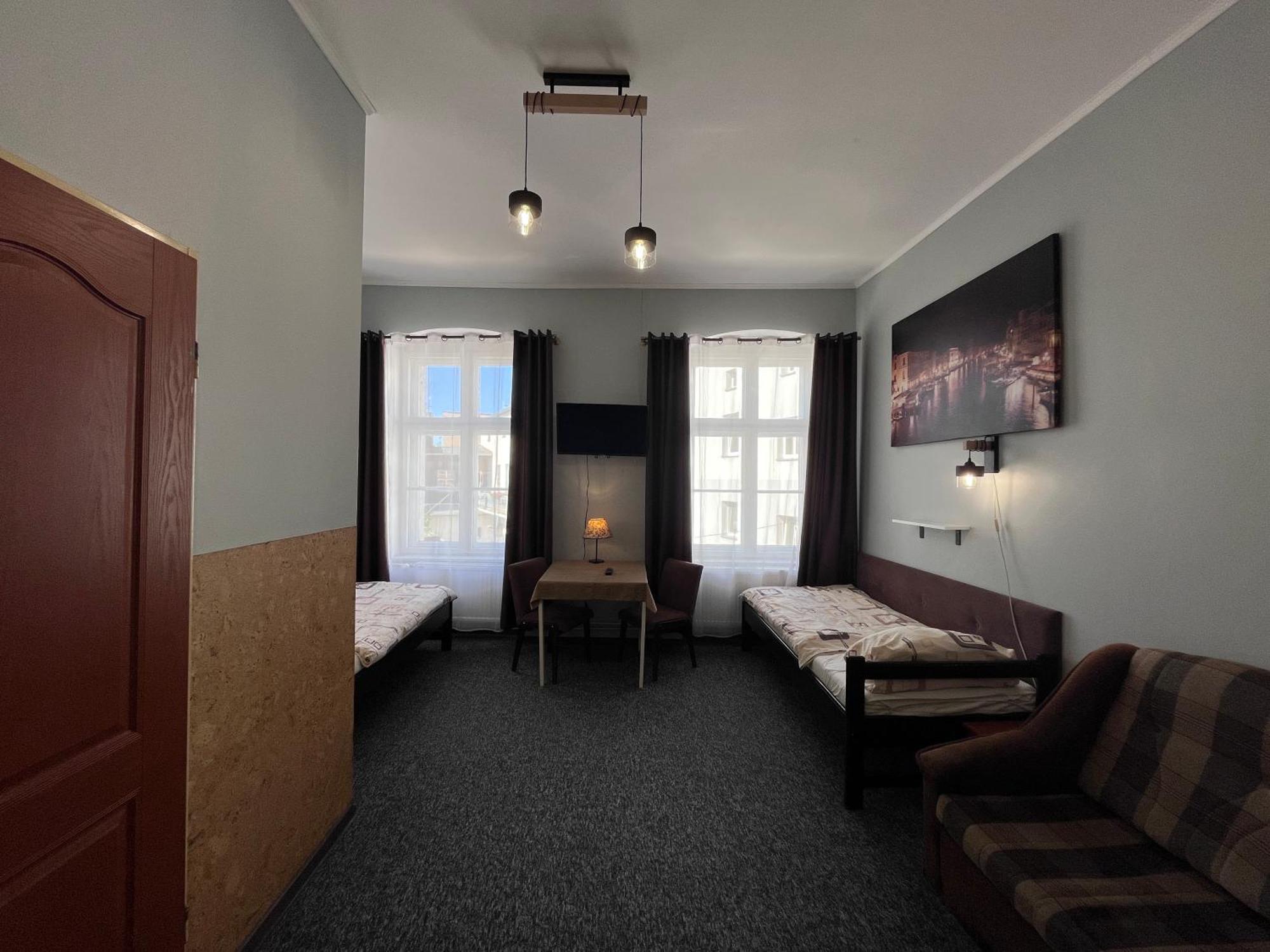 Hotel Polonia Namysłów Buitenkant foto