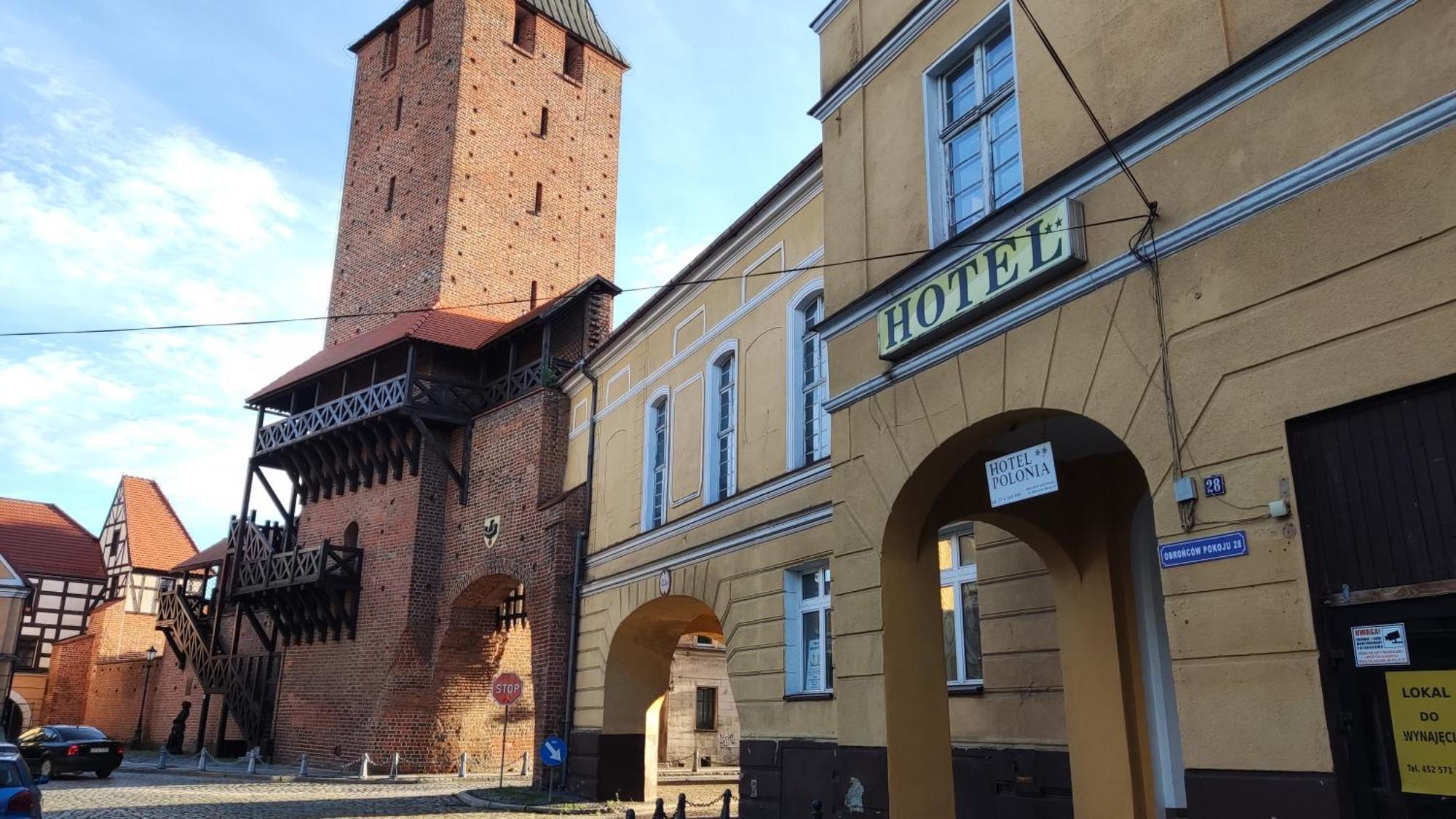 Hotel Polonia Namysłów Buitenkant foto