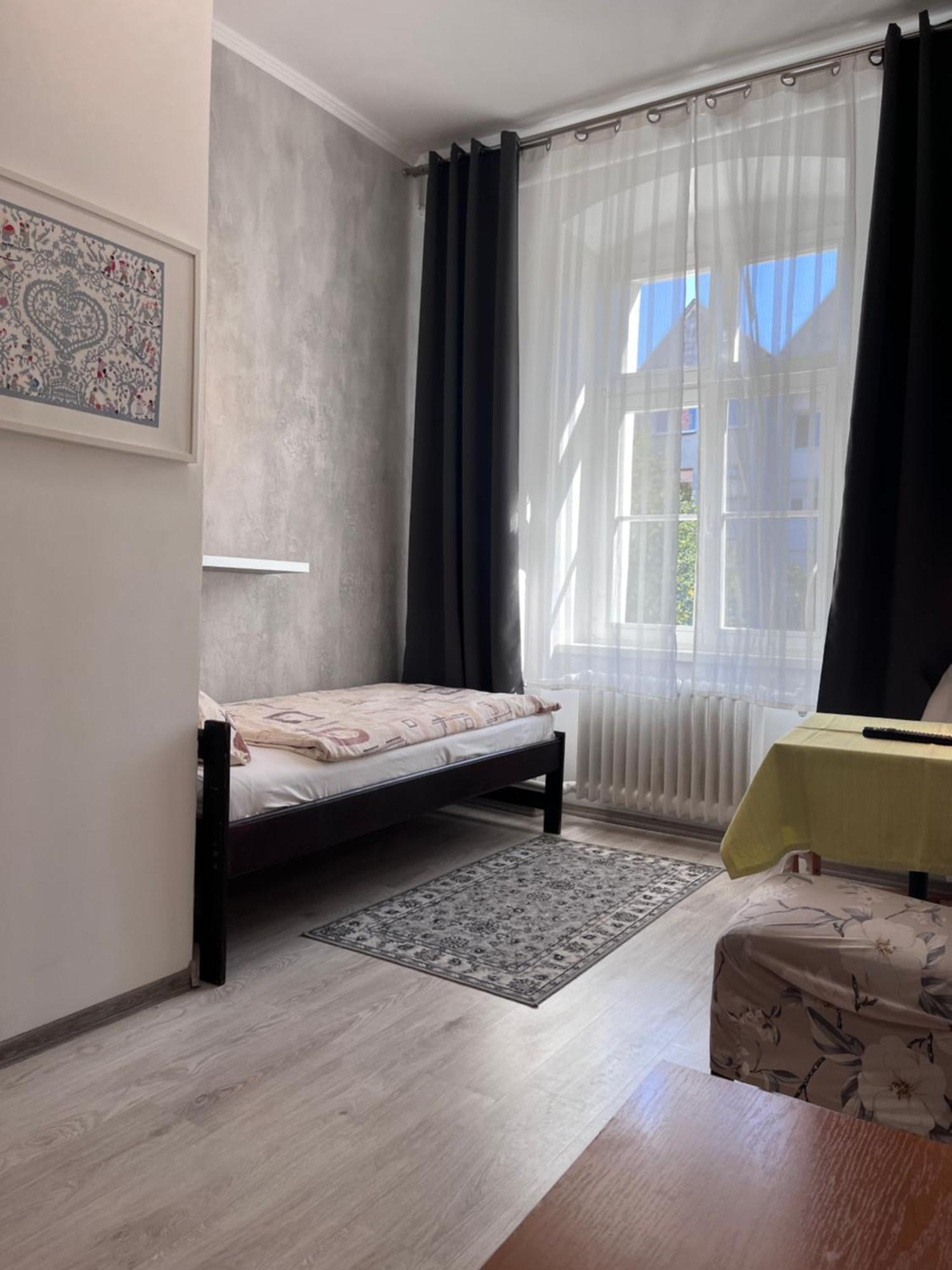 Hotel Polonia Namysłów Buitenkant foto