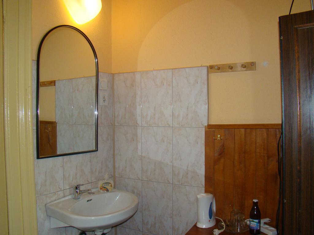 Hotel Polonia Namysłów Kamer foto