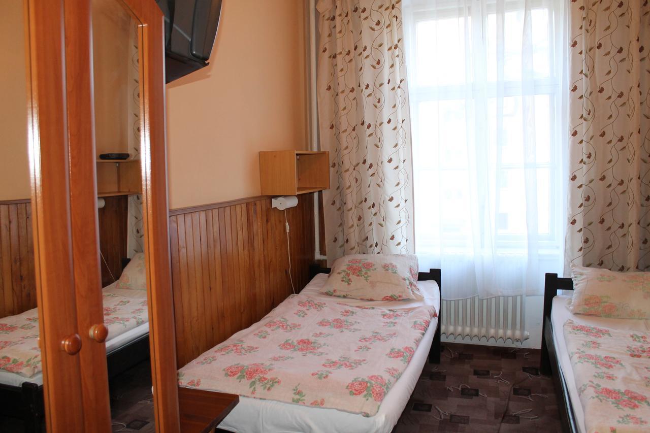 Hotel Polonia Namysłów Buitenkant foto